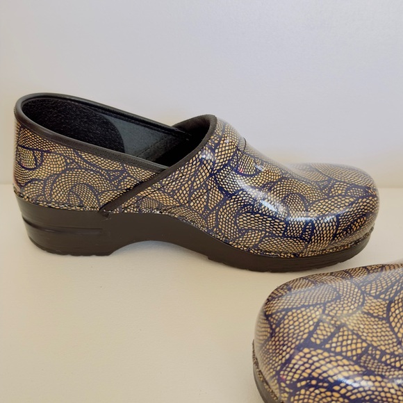 Sanita MEDUSA Danish Pro Clogs Women's 40 Snake Print Size 9 Leather Dansko Blue - Picture 10 of 15